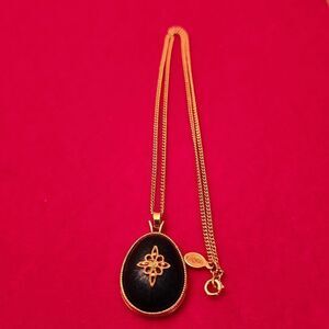 Avon Vintage Signed Gold Plated Blue Egg Pendant & Necklace